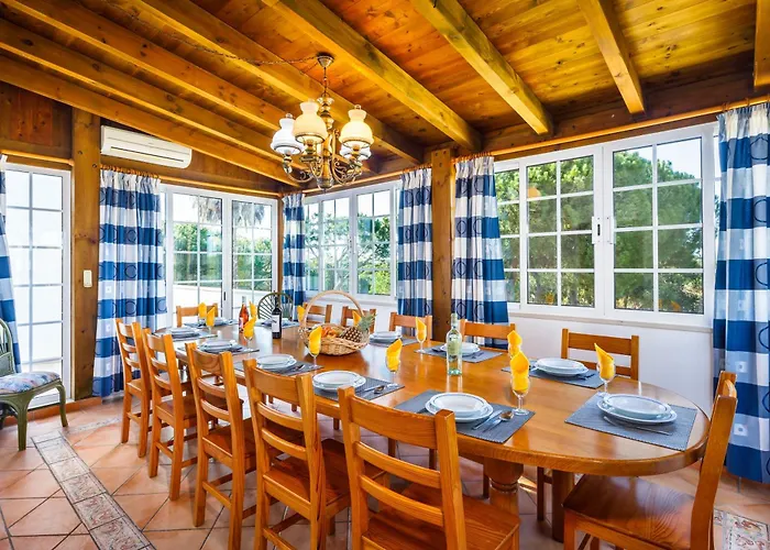 Vtii & Vti 2 X Private With Pool And Garden