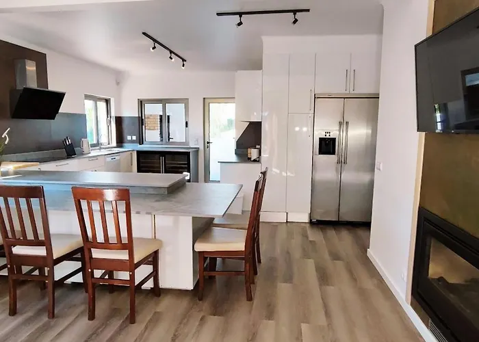 Vtii & Vti 2 X Private With Pool And Garden Villa